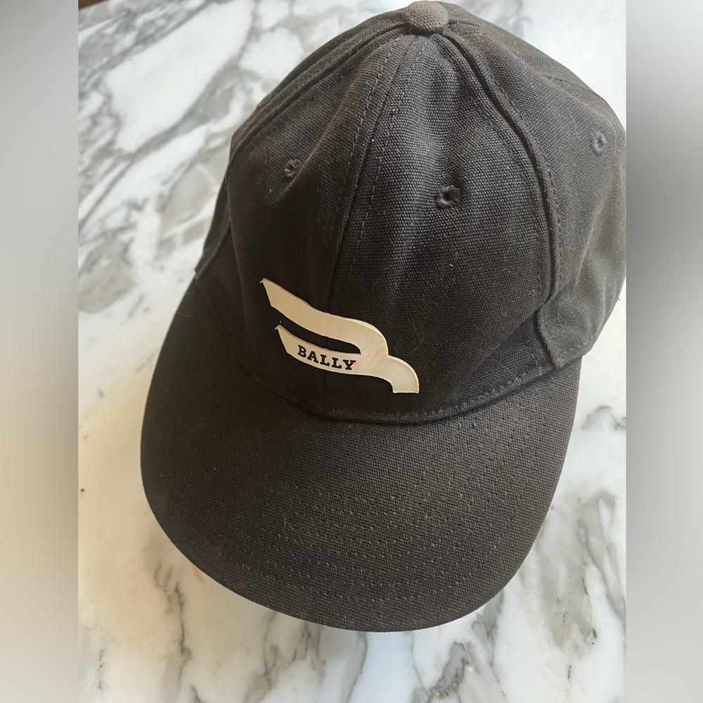 Bally cap